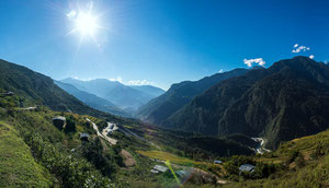 Reise quer durch Bhutan und zum Nationalpark von Manas