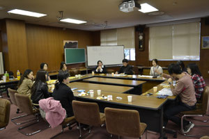 福大の会議室をお借りしてママたちとおしゃべり会