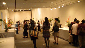古流松月会　流展の様子 Ikebana Exhibition