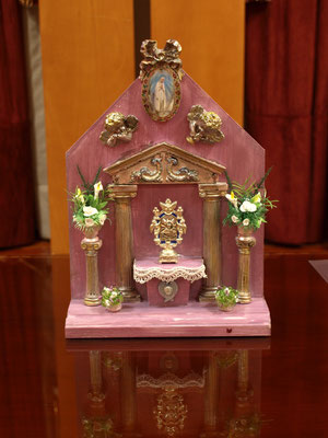 Santiago y medallon de Virgen de Fatima