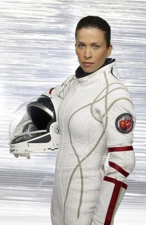 Jen Crane ( Christina Cox )