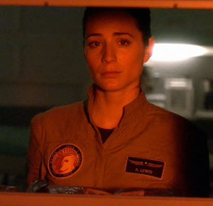 Sharon Lewis ( Lara Gilchrist  )