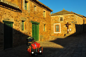 Castrillo de los Palvazares - restaurierter kleiner Ort hinter Astorga