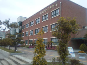 龍湖(ヨンホ)高校