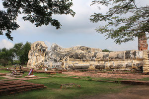 　　　　　　Wat Lokkaya Sutharam