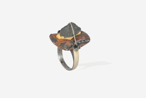 "SLATE ROCK" 1993 Silver, copper, steel, suede  2,4x2,3x4 cm. 10gr.  size 17  Ø 17,9 mm. 