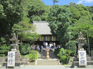 Healing Buddah is enshrined in Main hall