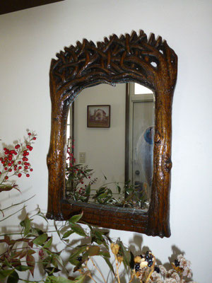 木彫りの鏡
