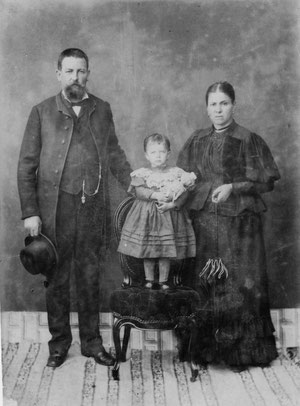 Pauline enfant, ses parents
