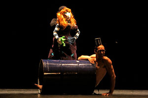 compagnie ML, Marie Lecocq, danse, danse contemporaine, spectacle, compagnie de danse, artiste, musicien, jongleur, cirque, musique, accordéon, ukulélé, hang, jonglage, acrobatie,les gens d'à bord