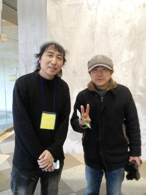 TADASUKEさん(左)と、くわナよしゆきさんのツーショット