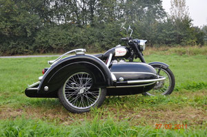 Royal Enfield Gespann, mal sportlich