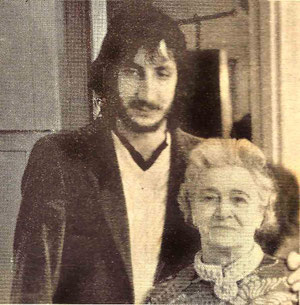 Delia with Pete Townsend - Courtesy of The Glow ; Feb.1972