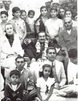 Nagpur 1937, Gaimai standing behind Baba. Norina Matchabelli & Beheramshaw sitting either side of Baba. Glow mag. Feb.2002 p.18