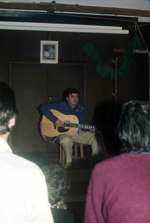 1975 ; Chris performing at Avatar's Abode Anniversay