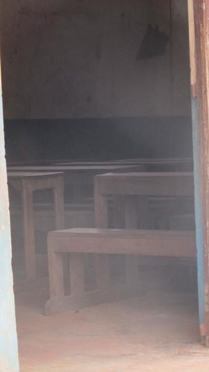 L'interno di una delle due aule della scuola