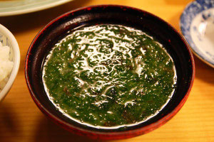 新鮮な生あおさ海苔の味噌汁