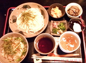 これがザルうどん定食です、