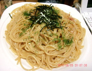 夕飯はからすみのパスタ(レトルトw)