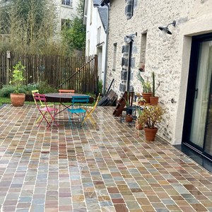 Carreleur pour terrasse extérieur. Carrelage pour terrasse extérieure. Carrelage dalle sur plot pour terrasse sans fissure. Carrelage extérieur facile d'entretien. Comment poser du carrelage sur terrasse? Carrelage. pour entourage de piscine antidérapant.