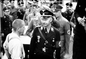 Reichsführer SS Himmler im KZ Dachau - Flick war seit 1934/35 Mitglied im "Freundeskreis Reichsführer SS"