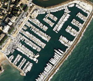 Port de plaisance de Mandelieu La Napoule  (photo GoogleEarth)