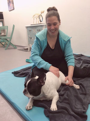 Wayne während der Osteopathie