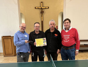 Tischtennis unter dem Kreuz in der Justizvollzugsanstalt Wolfenbüttl
