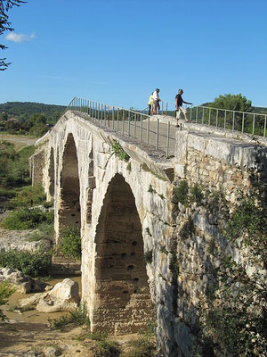 http://en.wikipedia.org/wiki/File:Pont_Julien,_Provence.jpg