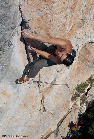 Mr. krec, 7b in Arbolí, sector El Dard. Damien O Sullivan belaying. Photo by Pete O'Donovan.