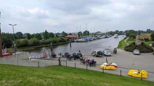 Stau am Vareler Hafen, die Etta hatte Wegerecht!