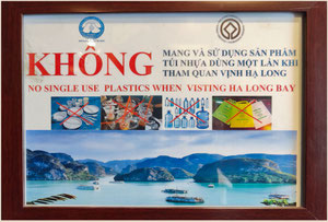 Halong Bay, no Plastic on Halong Bay, Verschmutzung Halong Bay