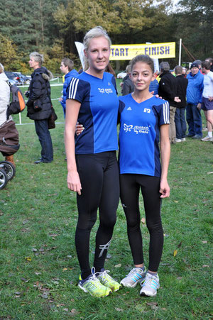 Jasmin Nieland (links) und Alicia Südholt treten bei der Cross-DM in Löningen an.