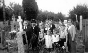 Eine Aufnahme aus 1936 zeigt den Großvillarser Friedhof