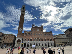 シエナプブリコ宮殿