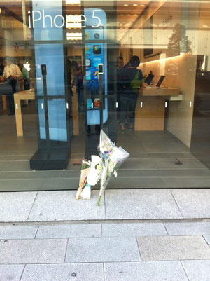 Apple Store銀座店 2012年10月4日9:45
