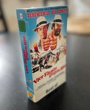 Das VHS-Band des Films (man beachte die laufende Nummer meines Archivs).