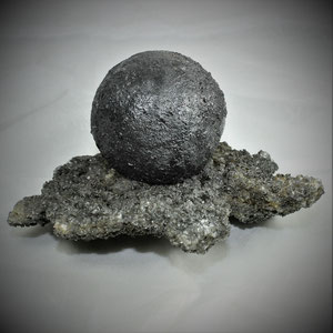 Psilomelan " Ball " on Quartz Herja Romania