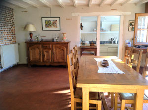 Salle à manger: vue sur cuisine