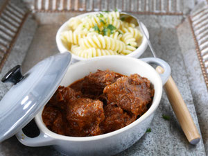 Rindsgulasch mit Butternudeln