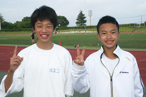 松島(左)と西川