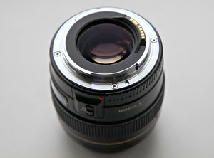 Canon EF 100/2.0 USM