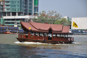 Flussfähre auf dem Mekong/Bangkok