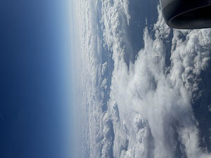 雲の上の青空