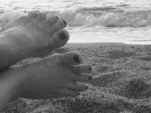 Réflexologie plantaire chez A à ZEN Massages. Faire du bien à vos pieds c’est faire du bien à tout votre être. Lors des autres séances les pieds ne sont pas oubliés, un vrai plaisir pour eux aussi.