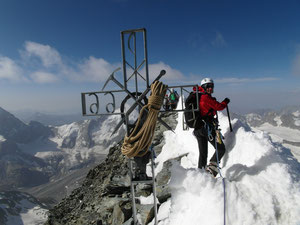 Auf dem Gipfel der Dent Blanche