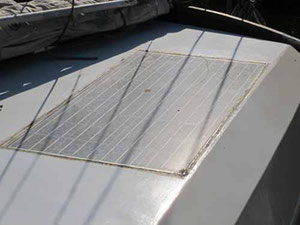 Verdrecktes Photovoltaik Modul zur Reinigung