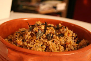 Quinoa and red lentils with radicchio and crispy nori algae