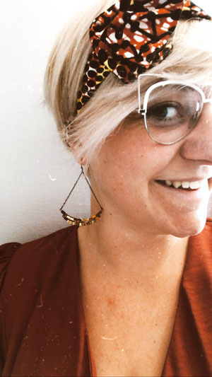 Boucles d'oreilles dorées pendantes - Joséphine Point Barre