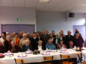 Forte affluence au repas des cheveux blancs organisé par le comité des fêtes!
